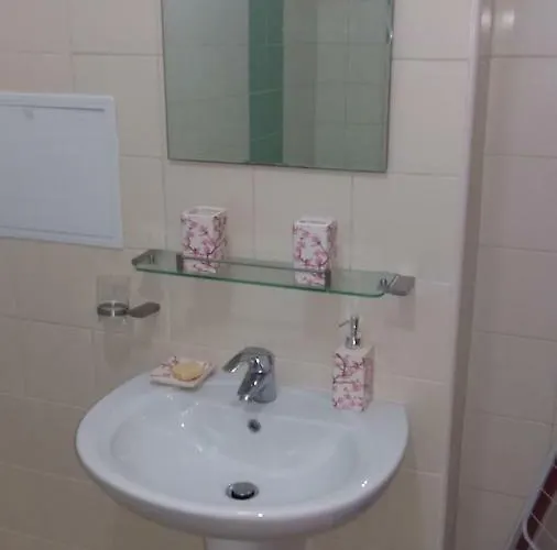 דירה Sara Seaview אולימפ